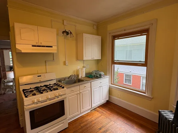 191 Congress Ave #2L, Providence, RI 02907