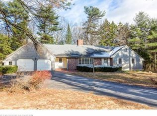 23 Hedgerow Dr, Falmouth, ME 04105