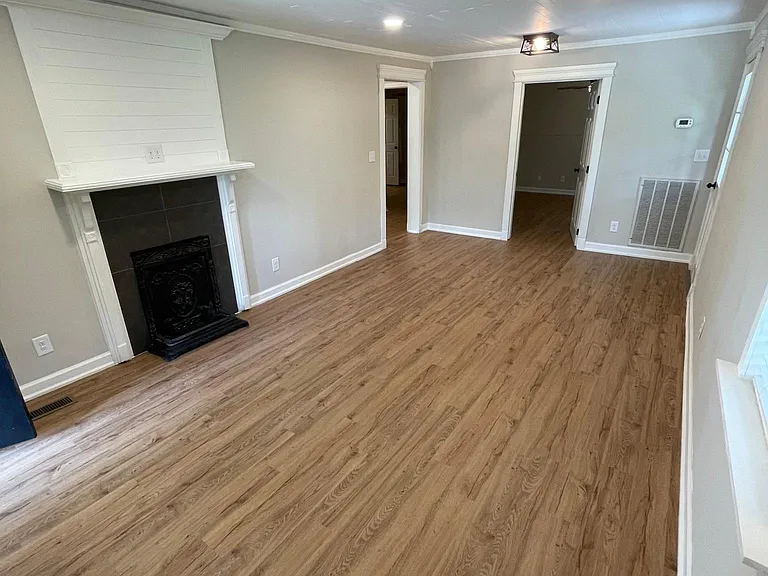 706 Avenue C SE — Photo 16