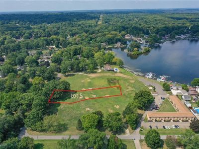 5 Shrakes Hotel Dr, Akron, OH, 44319