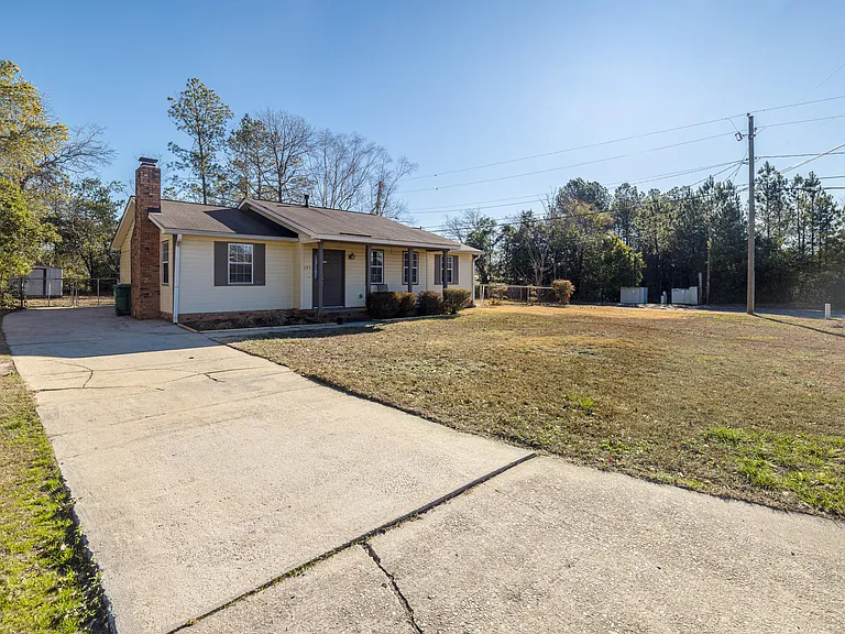 125 Magnolia Dr — Photo 3