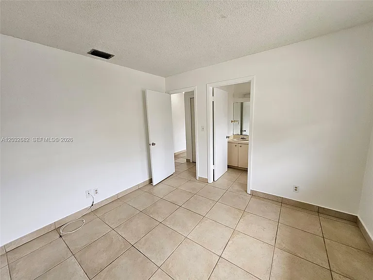 4149 SW 52nd St #1 — Photo 18