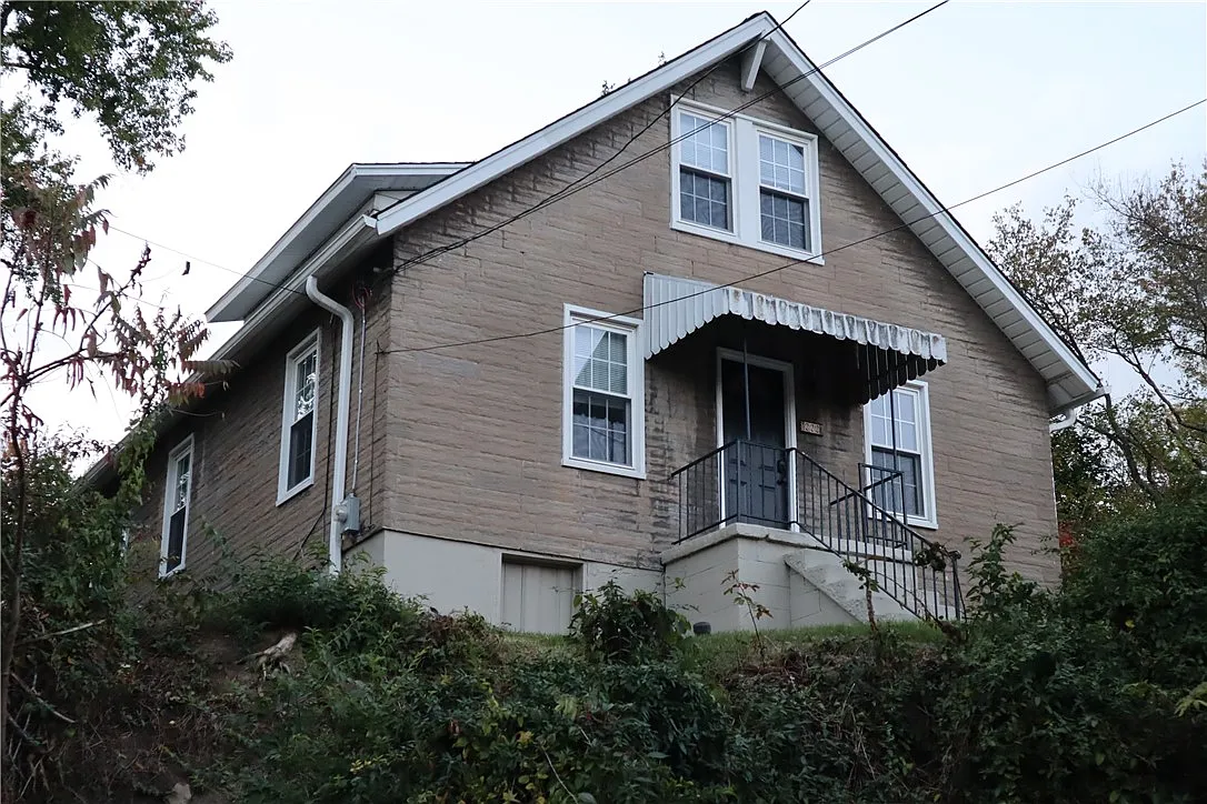222 Branch St photo 1