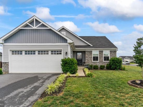 141 Norfolk Ln, Martinsburg, WV 25405