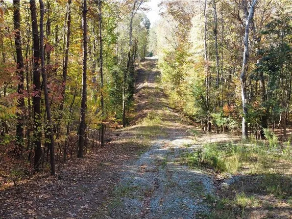 160 Lakeridge Dr, Troy, NC 27371