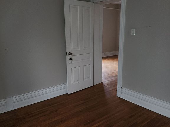 5th image of 865 William St