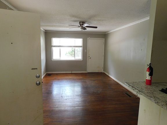 3rd image of 29 Barbara Dr