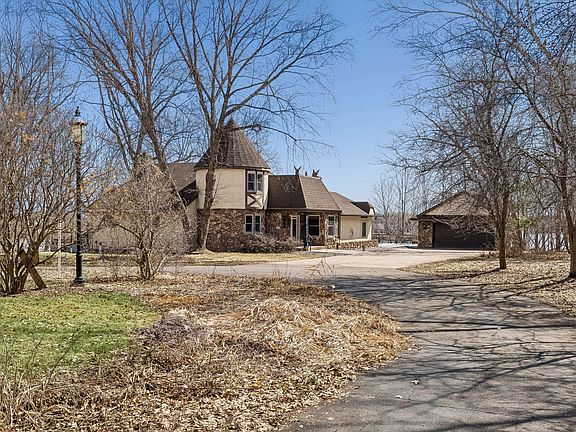 4th image of 2830 Crescent Rd