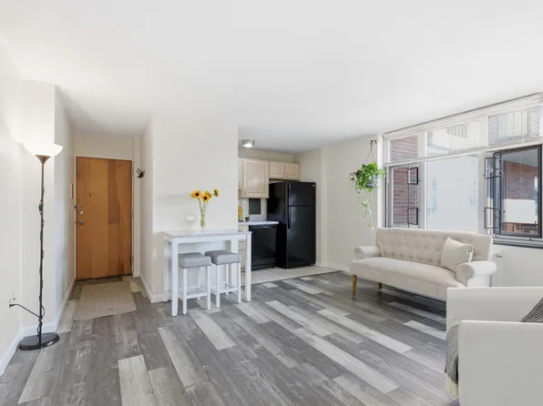 125 Trapelo Rd APT 21, Belmont, MA 02478