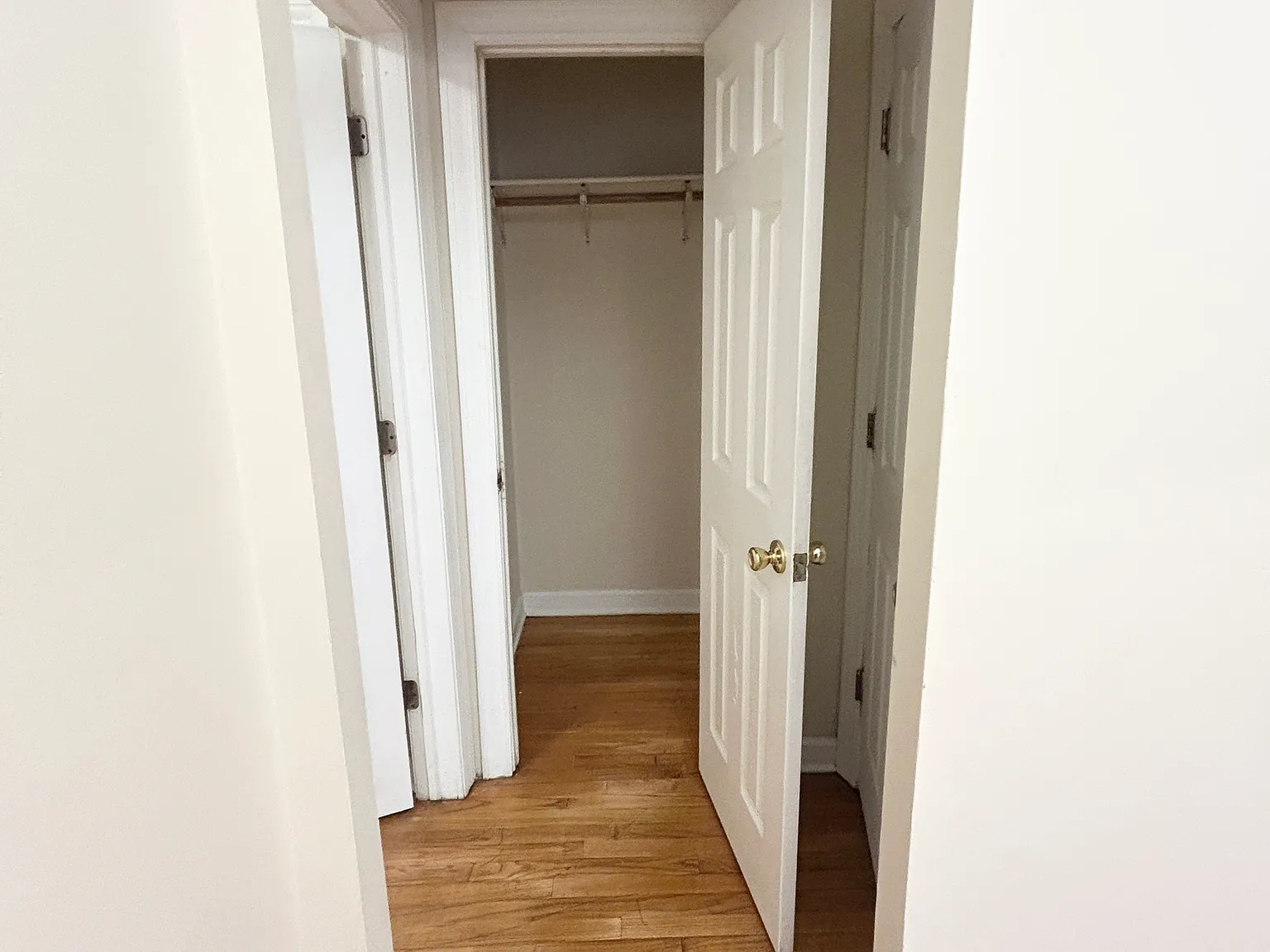 1347 W Touhy Ave — Photo 2