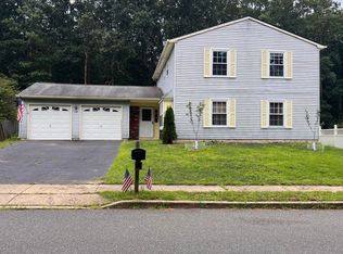 10 Feathertree Ct, Howell, NJ 07731