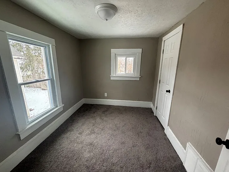750 Brown St — Photo 11