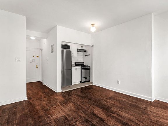 3rd image of 21 Grove St APT 4A