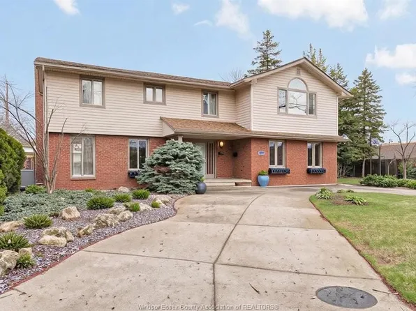 3748 Ouellette Ave, Windsor, ON N9E 3M7