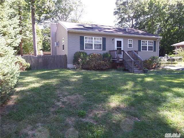 1st image of 11 Westbury Dr
