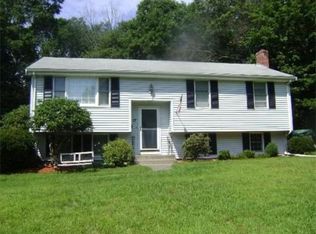17 Linda St, Foxboro, MA 02035