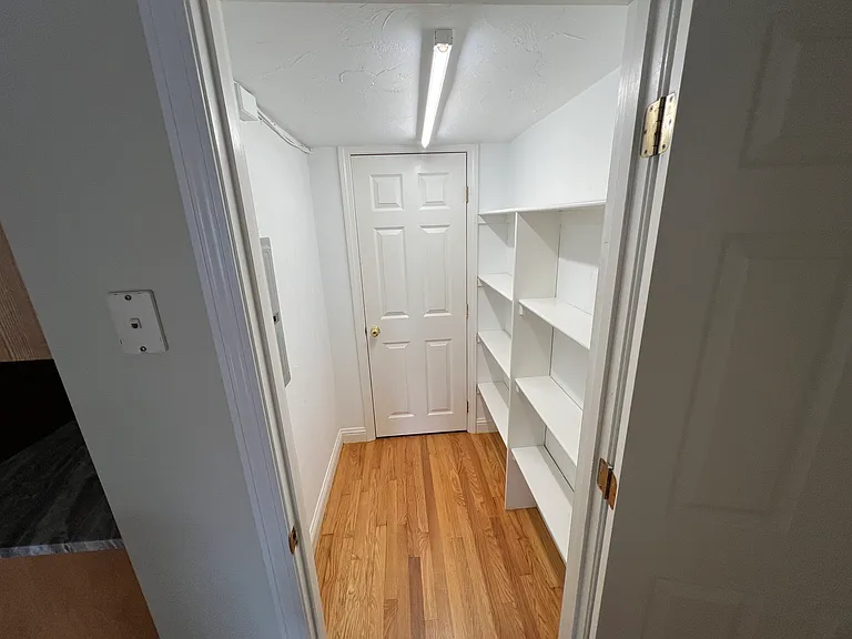1135 Washington St #4 — Photo 7