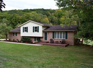 1222 Shepherds Valley Rd, Chester, WV 26034