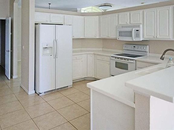 4th image of 2155 SW Madruga St