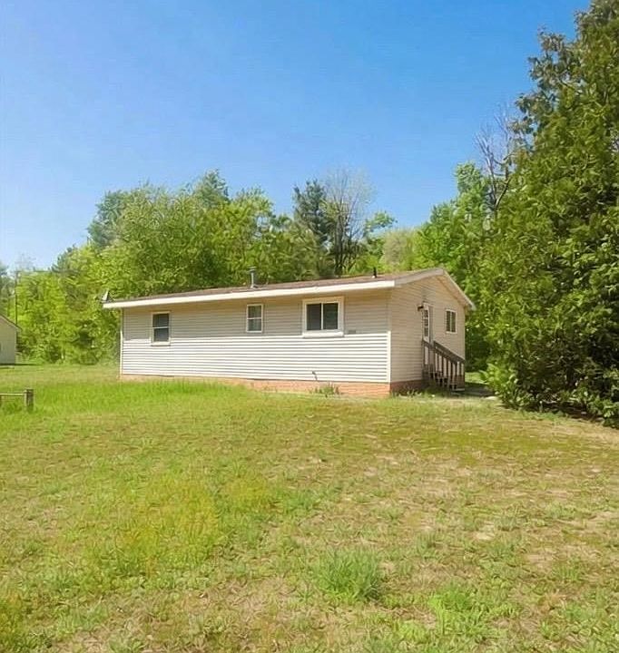 1st image of 8849 Blumke Rd