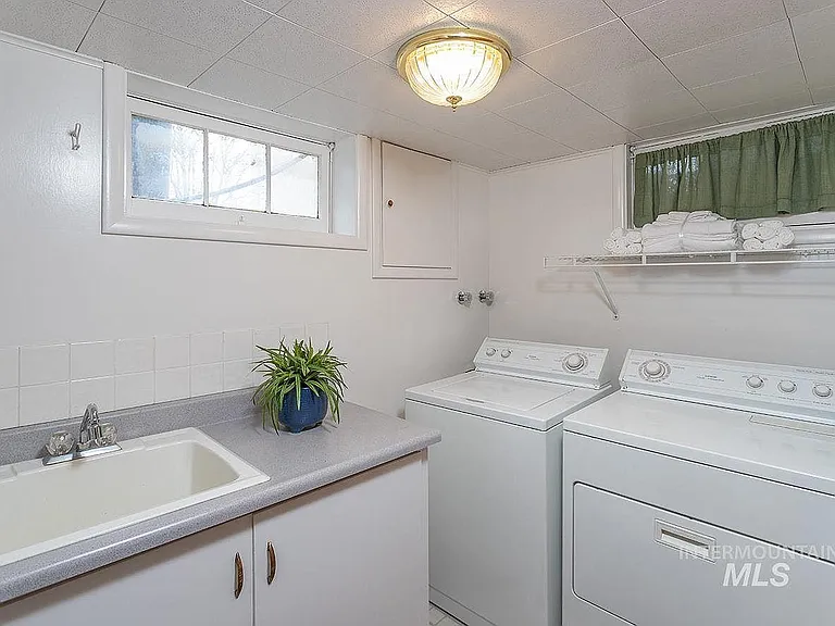 5102 W Grover St — Photo 7