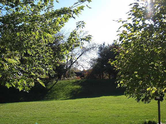 view mid yard-no houses!