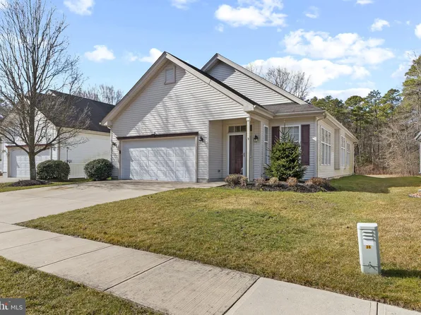 36 Warwick Way, Southampton, NJ 08088