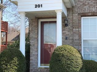 6017 Wooded Creek Dr UNIT 201, Louisville, KY 40291