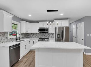 18514 E 8th St N, Independence, MO 64056