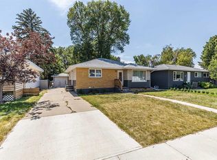 549 N 2nd St NW, Medicine Hat, AB T1A 6K2