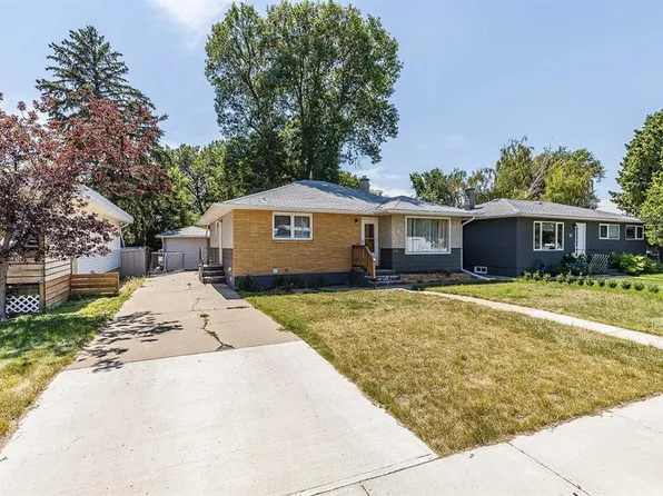 549 N 2nd St NW, Medicine Hat, AB T1A 6K2