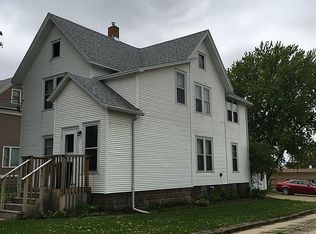 131 S High St, Markesan, WI 53946