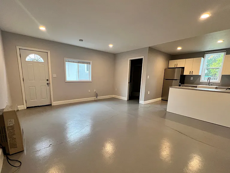 1242 New Hampshire Dr — Photo 30