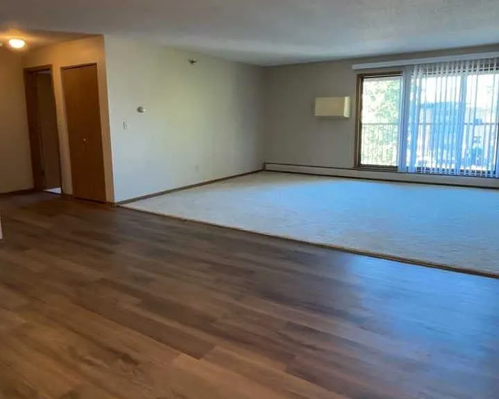 Cedarwood Apartments — Photo 13