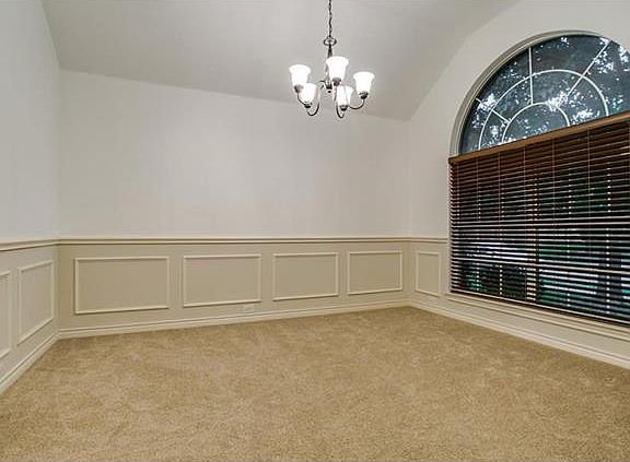 5th image of 829 Soapberry Dr