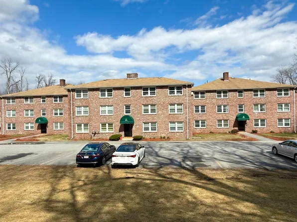 180 Tyngsboro Rd APT 57D, North Chelmsford, MA 01863