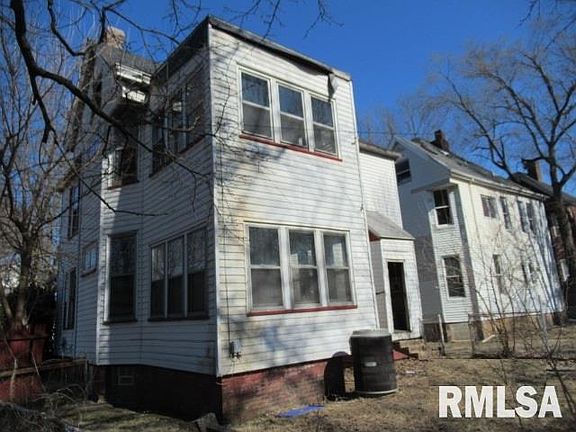 2nd image of 404 W Armstrong Ave