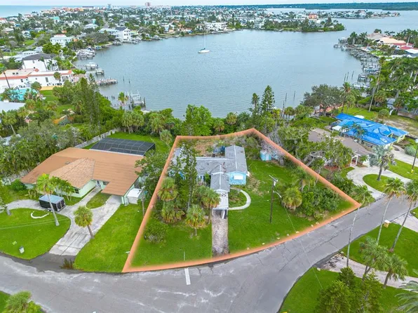 15514 Redington Dr, Redington Beach, FL 33708