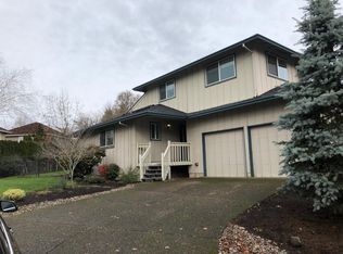 74 Kingsgate Rd, Lake Oswego, OR 97035