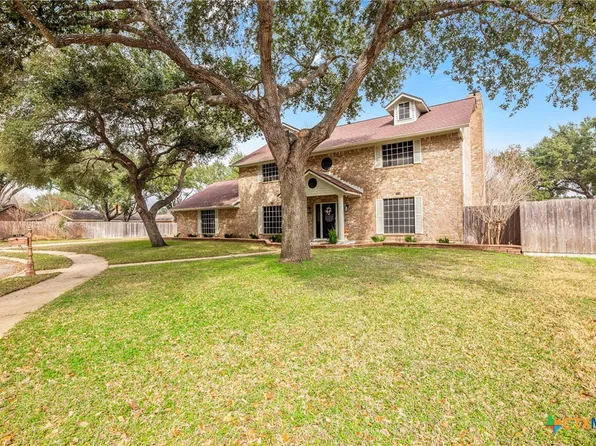104 Champions Ct, Victoria, TX 77904