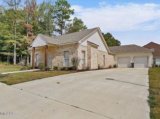 828 Long Leaf Cir, Brandon, MS 39042
