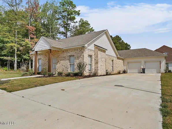 828 Long Leaf Cir, Brandon, MS 39042
