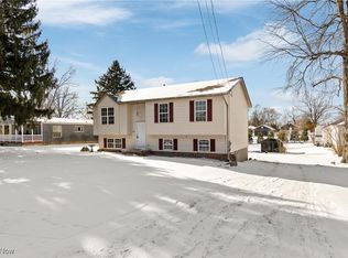 410 Columbine Ave, Akron, OH 44312