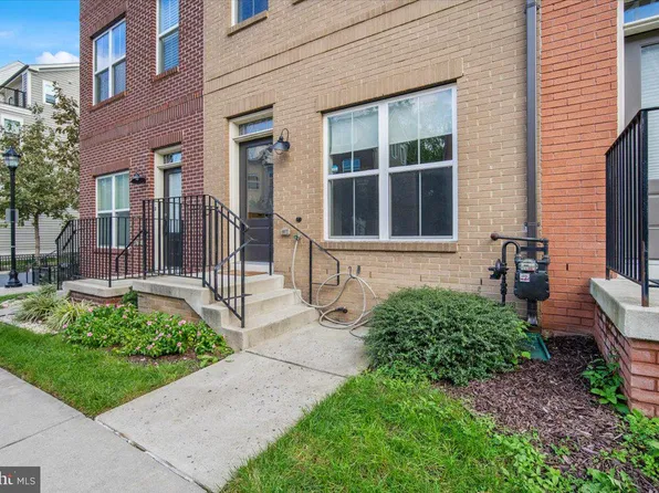 12715 Vuillard St, Silver Spring, MD 20906