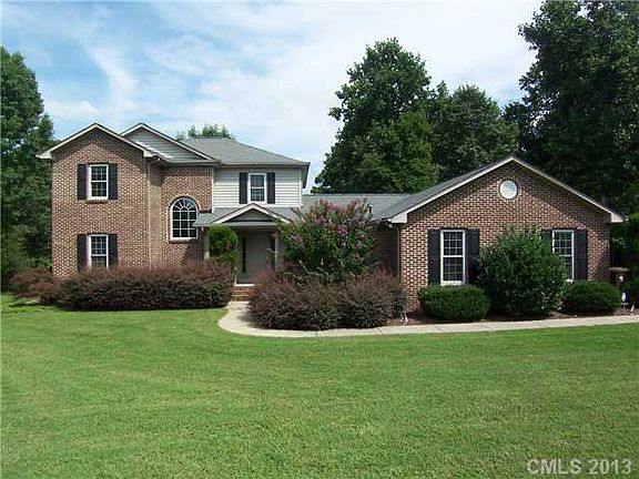 3rd image of 101 Cypress Pt