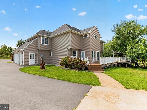 3rd image of 336 Apple Valley Rd