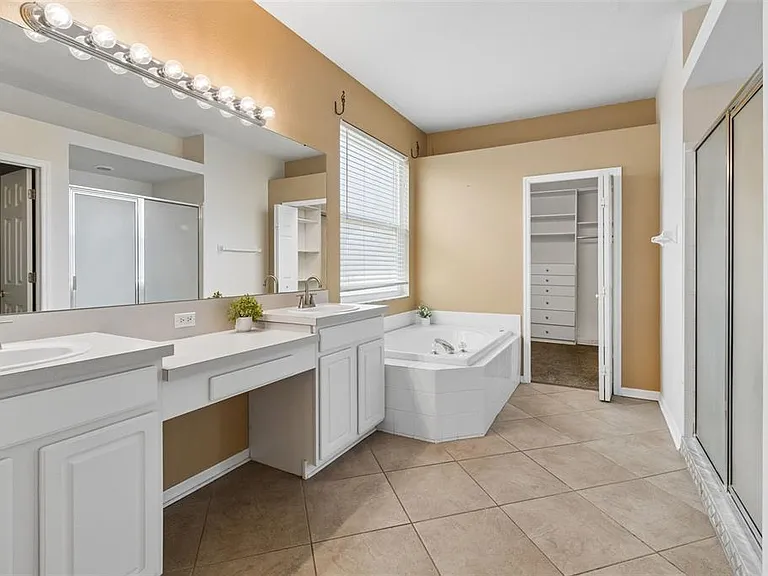 8332 Torrington Ave — Photo 33