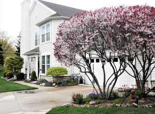 33311 Fairport Dr, Avon Lake, OH 44012