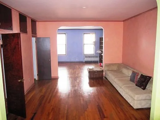 Rented by New York Realty Minimax Inc | media 23