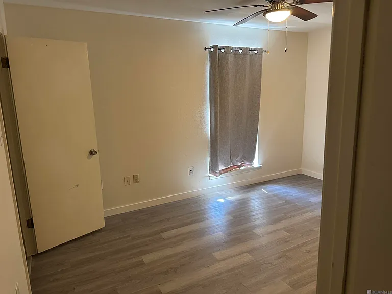 4454 Stumberg Ln — Photo 10